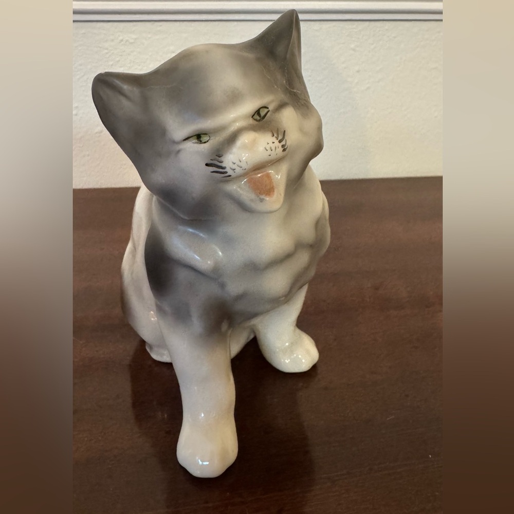 Vintage Coventry USA Ceramic Cat Figurine 🐱 – No. 50264